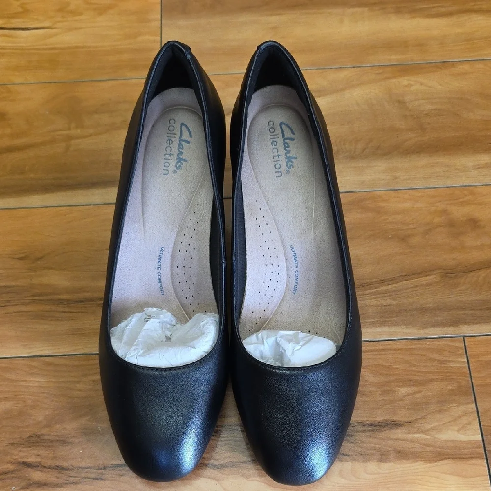 Clarks Size 9.5 Olivette Pearl Slip On Wedge Comfort Pump Leather Black NEW